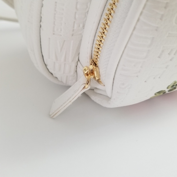 🆕️⬇️Steve Madden Bjordan White Floral Logo Backpack - Picture 5 of 16